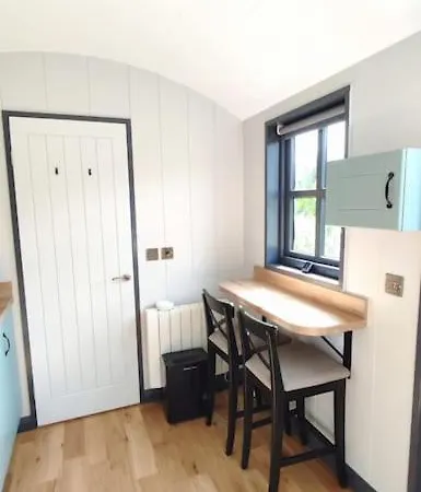 Shepherd's Hut In Nature Newtown Mount Kennedy