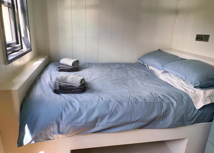 Апартаменты Shepherd's Hut In Nature